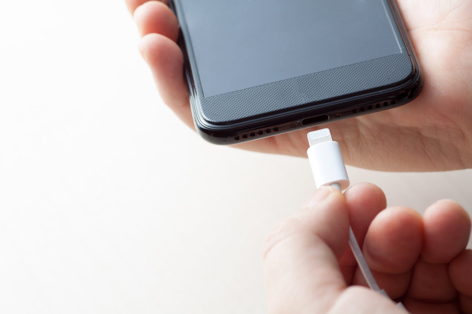 Fast Charging Explained: How to Charge Your Devices Quickly - KEUTEK