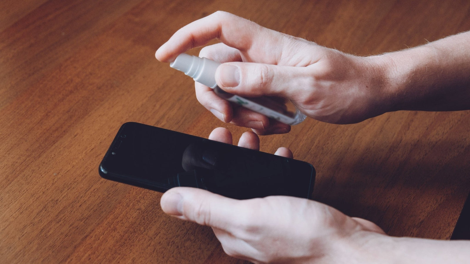 Your Phone Screen Is Filthy. Here's How to Clean It Without Causing Damage - KEUTEK